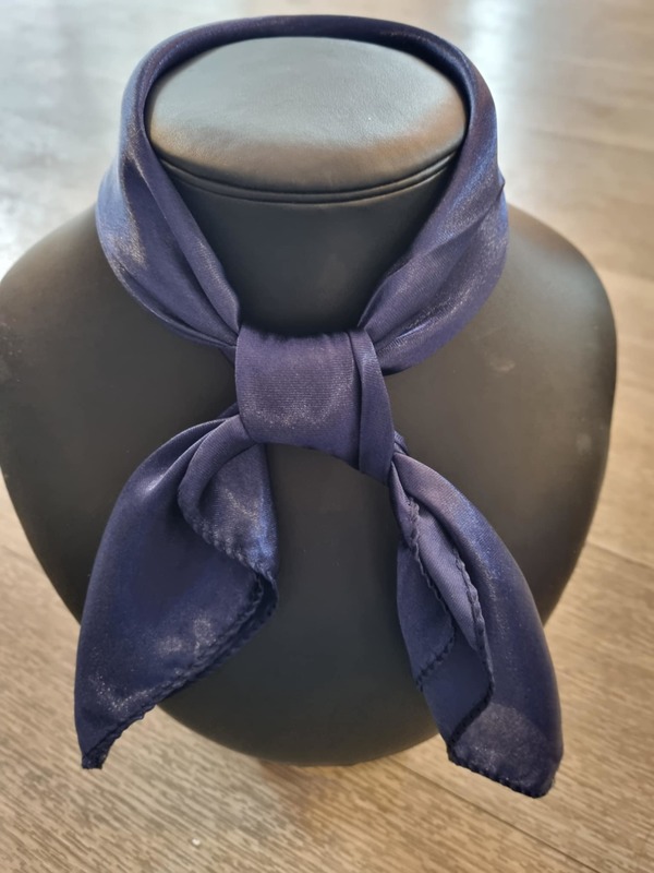 Silke skjerf ensfarget Marine - Guttogpike