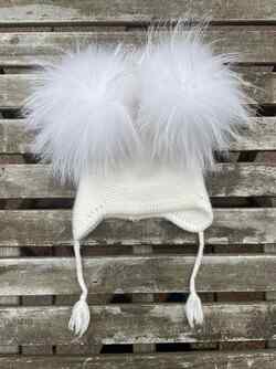 Ull lue 2 dusker og snorer  hvit - Guttogpike